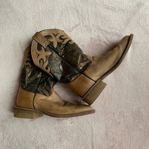 Women’s Justin Cowgirl Boots